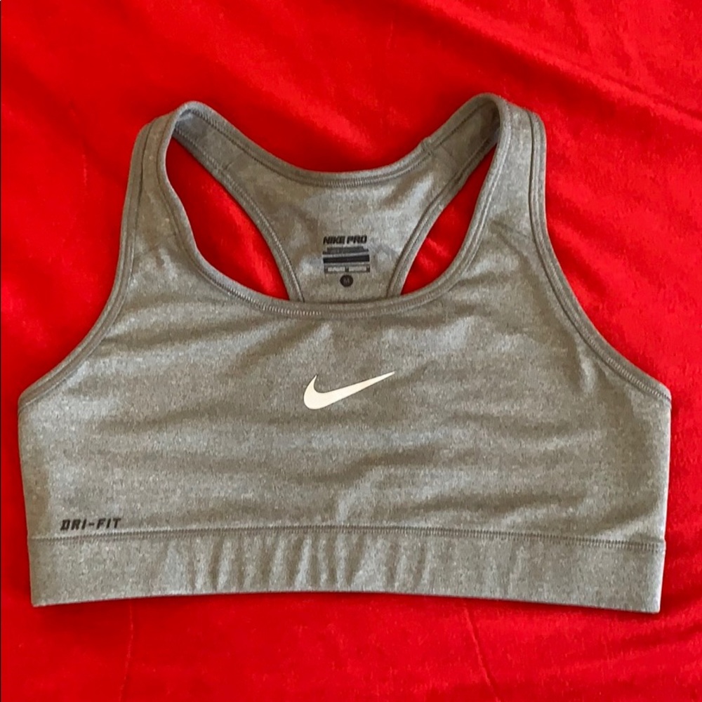 🌺 Nike Sports Bra